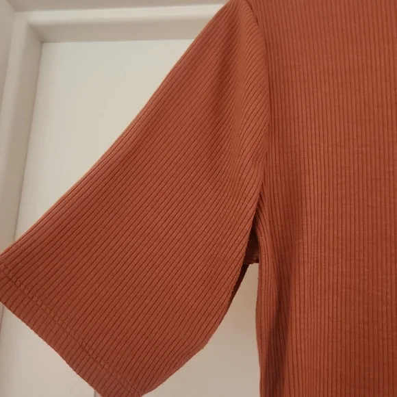 Nine West Rust Tan Short Sleeve Tee Size M - Picture 7 of 10